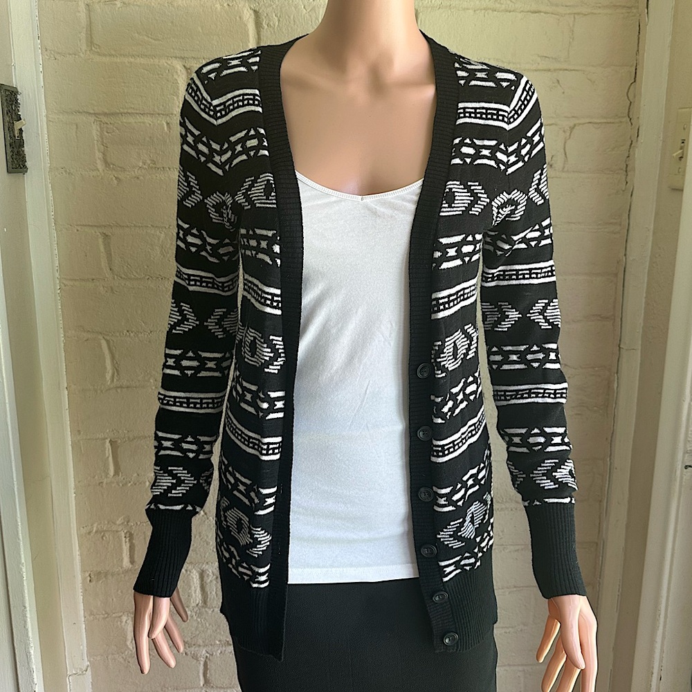 Mossimo size xs black and white tribal print comfy cardigan
